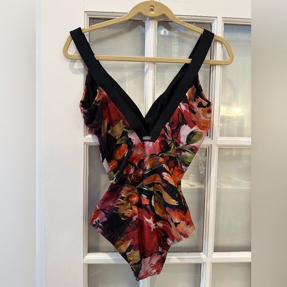 Manvar Floral One Piece Swimsuit Bathing Suit Brazil Size 46 US Medium Large NWT - Picture 5 of 13